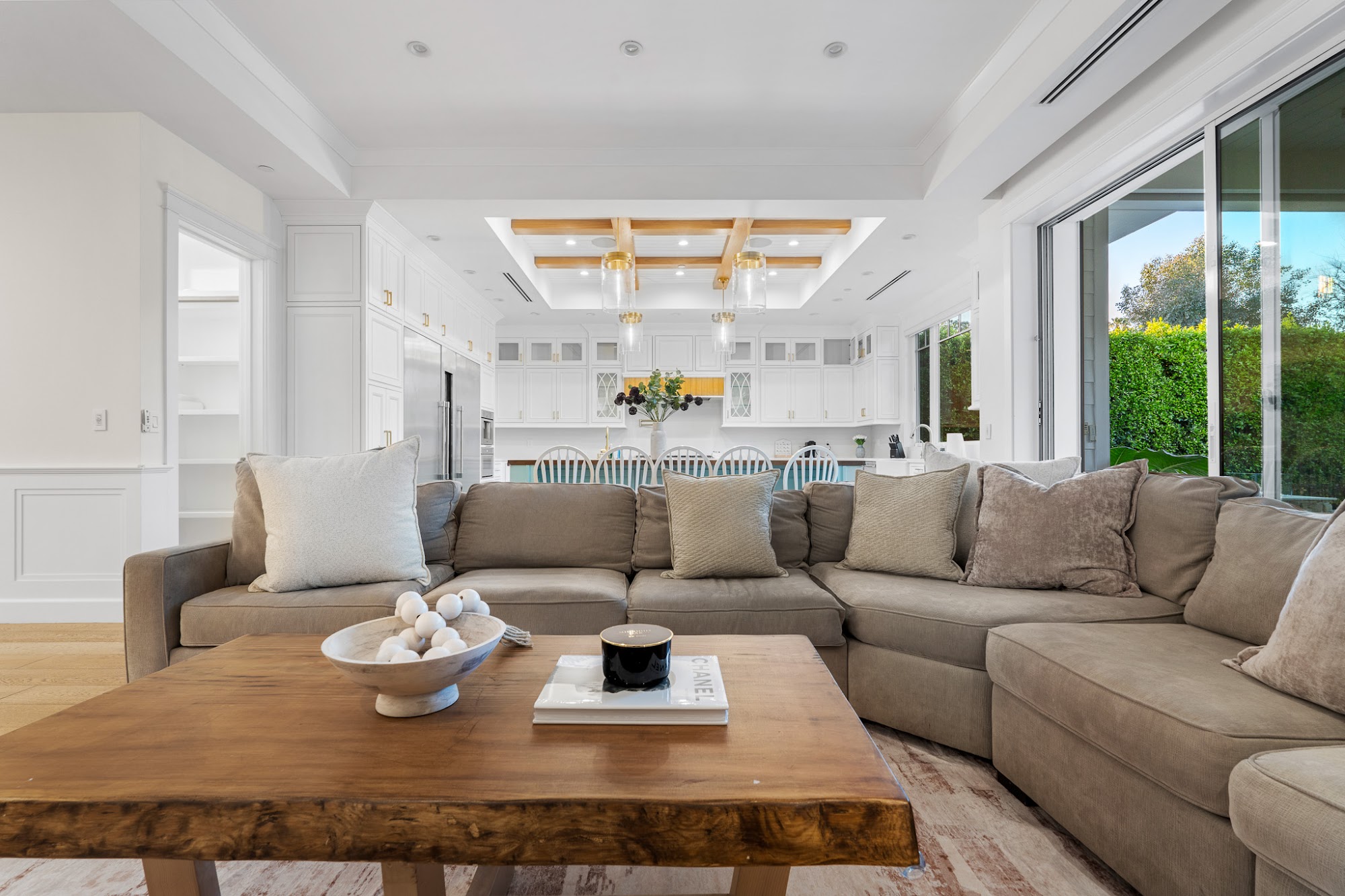 Multigenerational villa rentals in Los Angeles — Alora Reserve