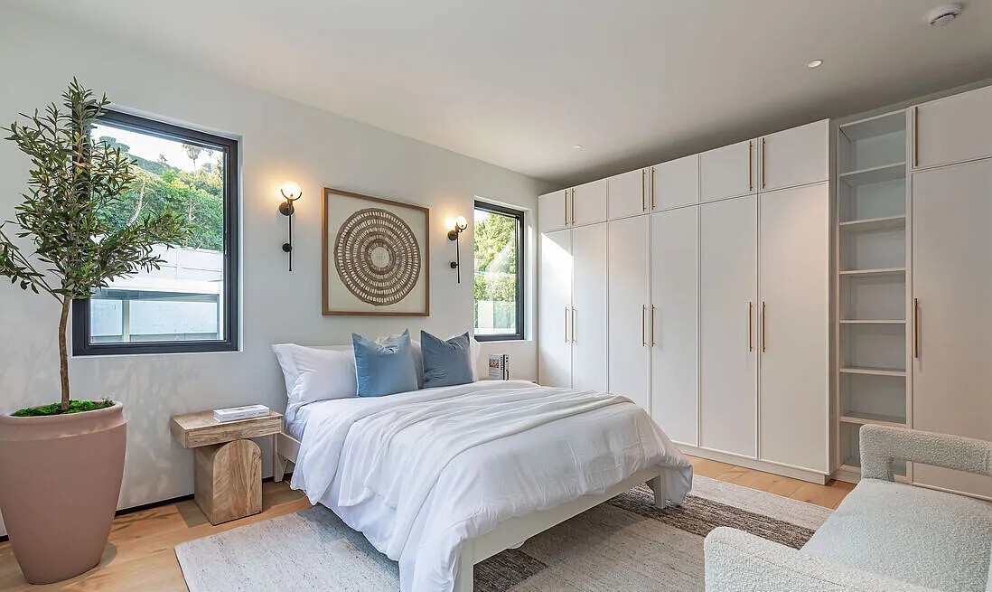 Sunset Plaza Vantage — bedroom with built-in wardrobes