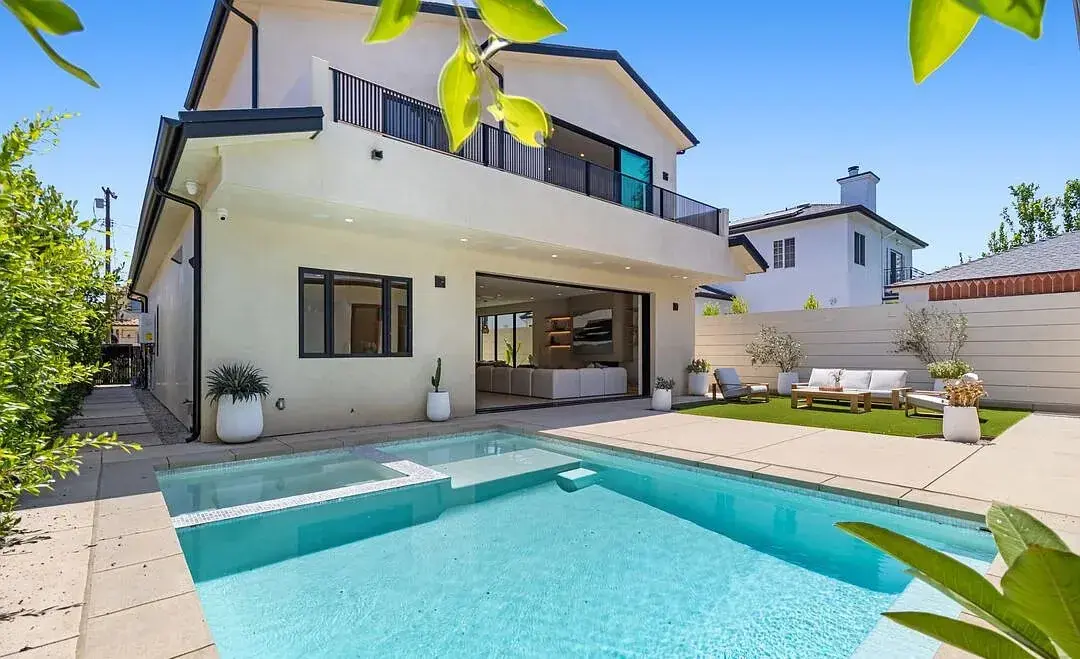 Addison Atrium — 4-bedroom luxury villa rental in Encino, sleeps 8