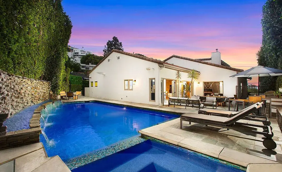 Crescent Terraza — 5-bedroom luxury villa rental in Sunset Strip, sleeps 10