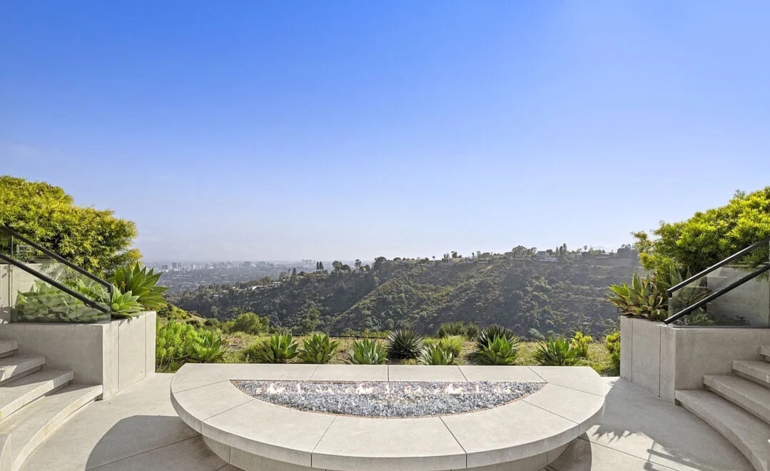 Summitridge Heights — terrace with fire pit above the canyon