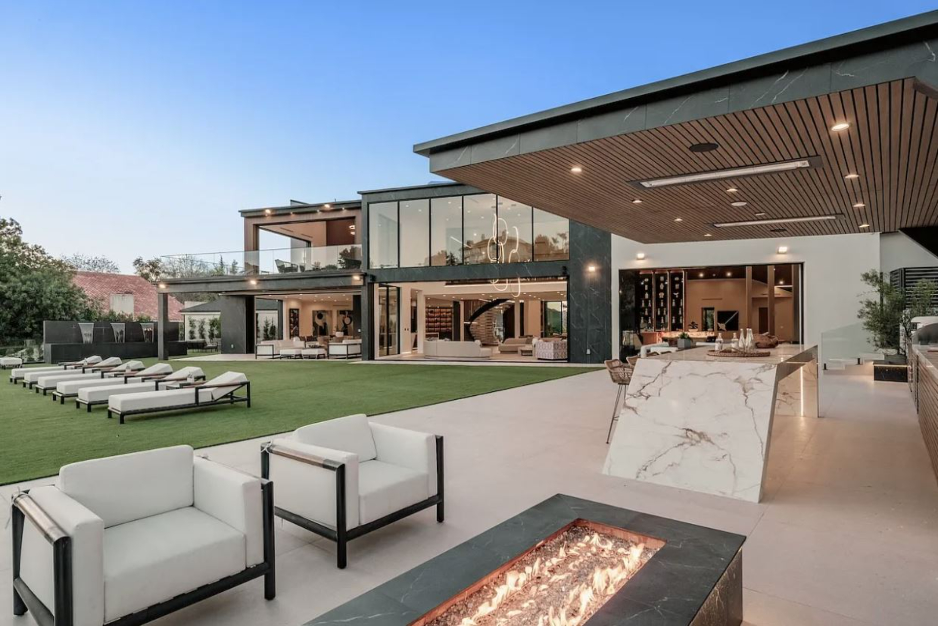 Lemmer Grange — 6-bedroom luxury villa rental in Tarzana, sleeps 12