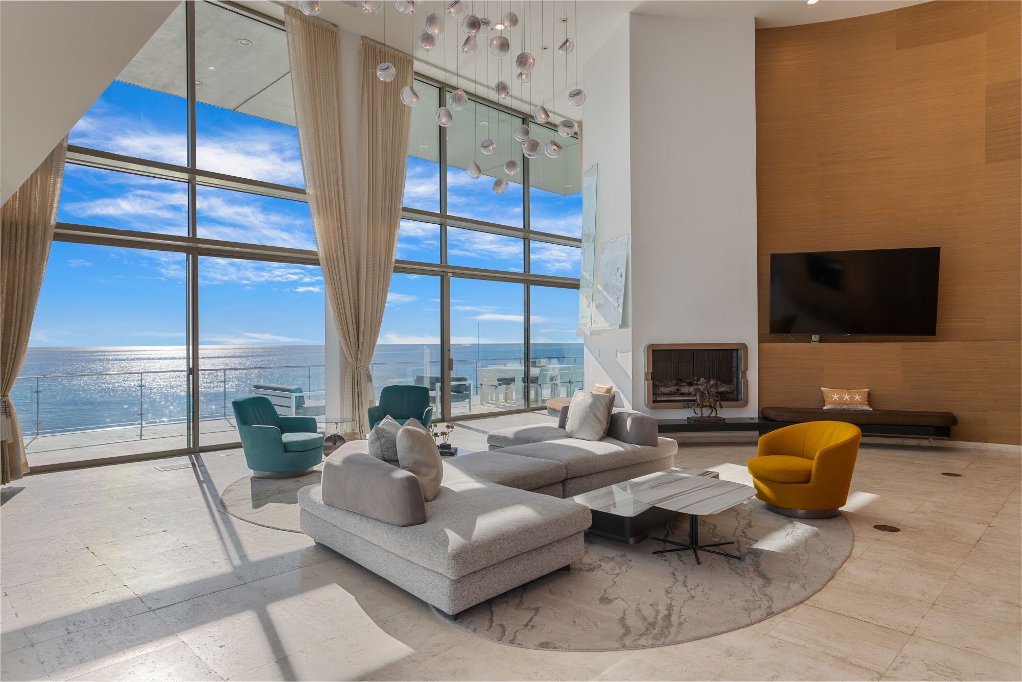Malibu villa rental on the sand — Alora Reserve