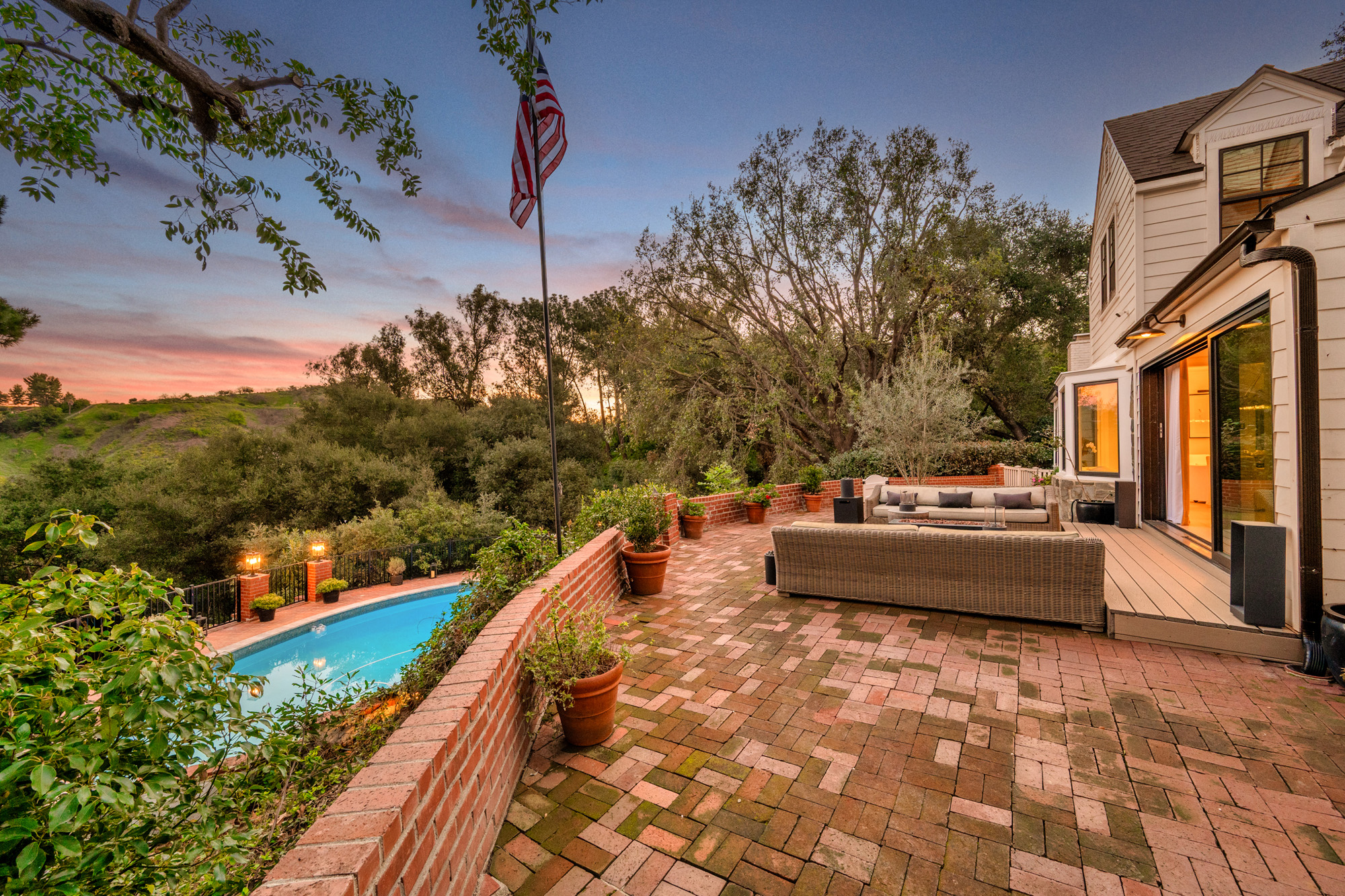 Coldwater Sycamore House — 5-bedroom luxury villa rental in Studio City, sleeps 10