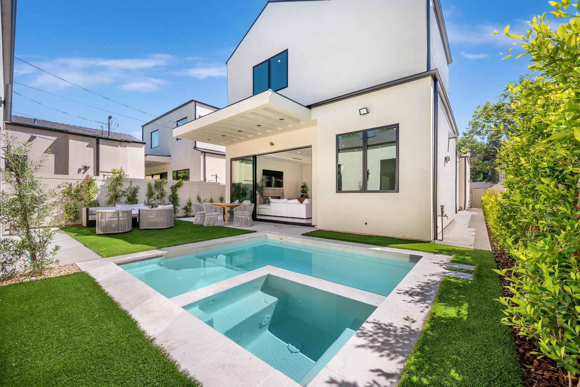 Atoll Lanai — 5-bedroom luxury villa rental in Sherman Oaks, sleeps 10