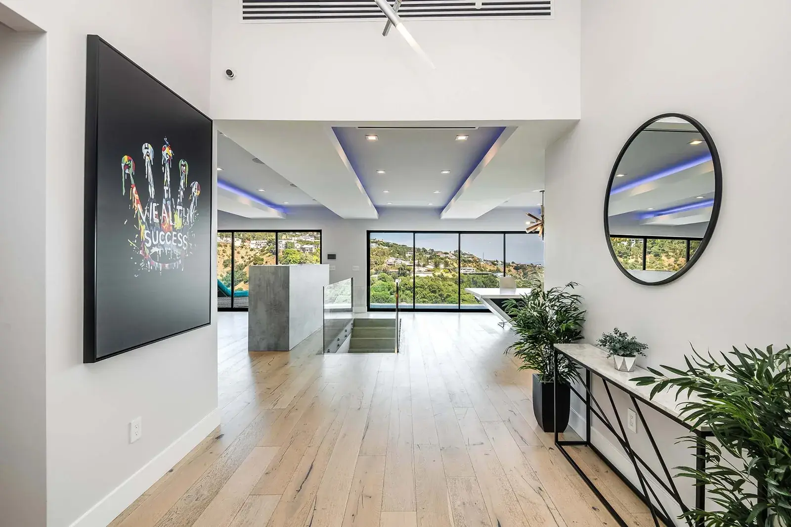 Wyndham Panorama — 5-bedroom luxury villa rental in Hollywood Hills, sleeps 10