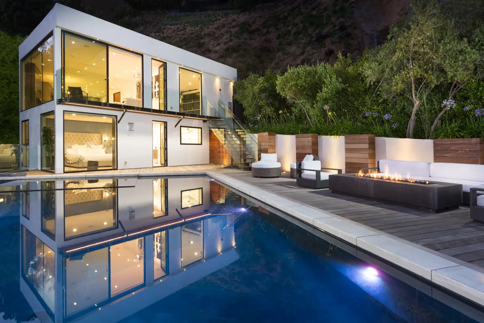 Hollywood Corniche — 4-bedroom luxury villa rental in Sunset Strip, sleeps 8