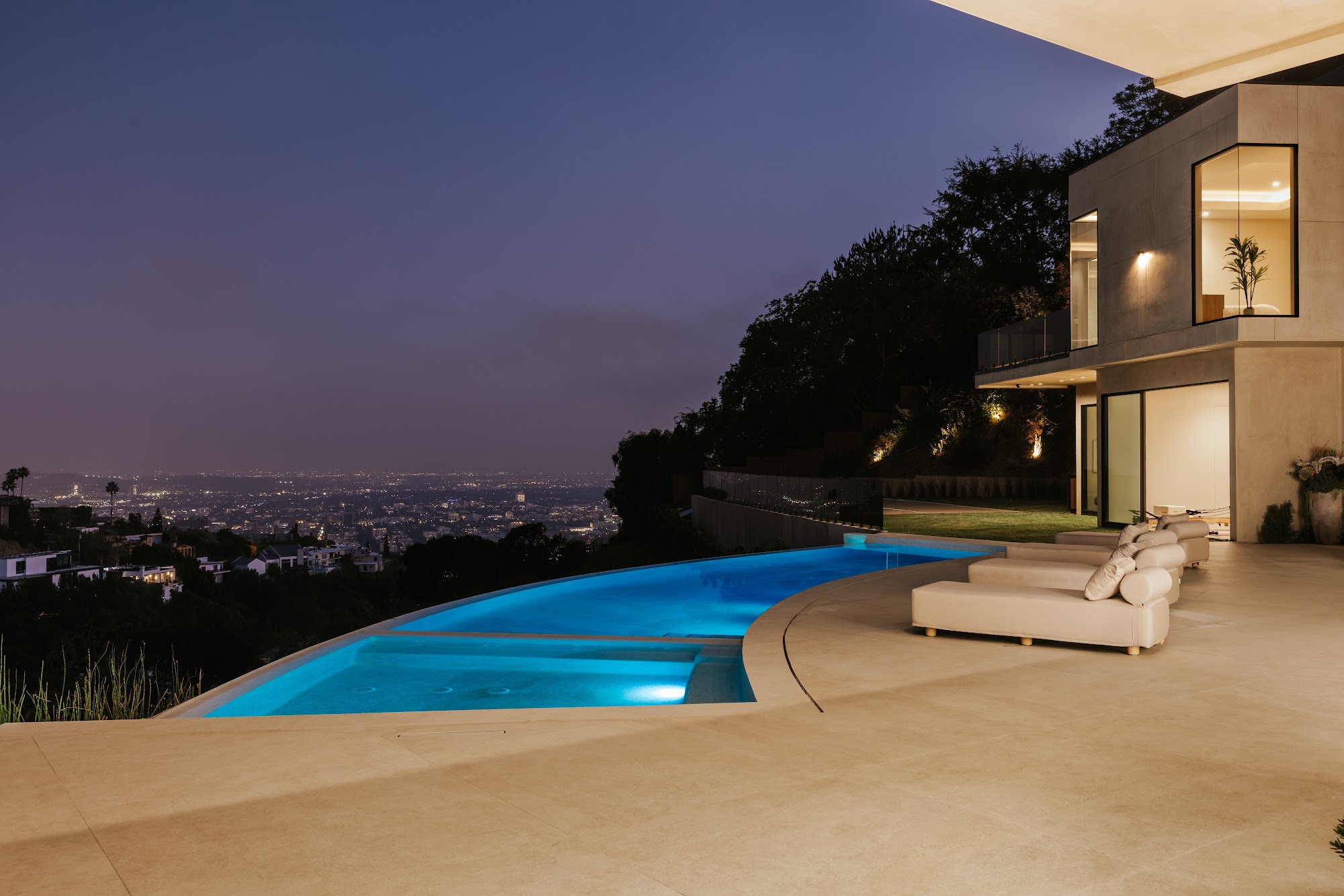 Thrush Eyrie — 5-bedroom luxury villa rental in Bird Streets, sleeps 10